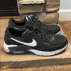 Nike Black and White Air Max Men's Sneakers